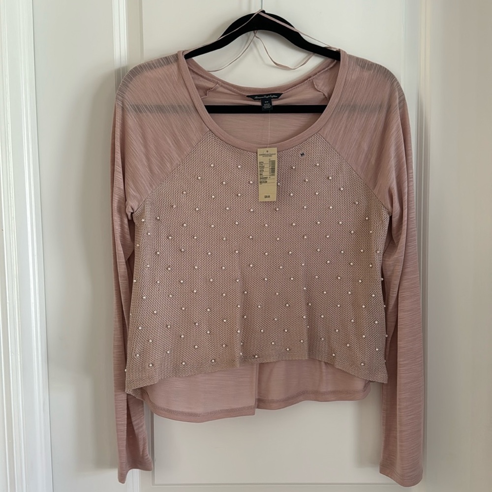 NWT Soft rose-color shirt with pearl-like adornments AE medium shirt